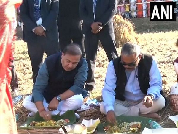Assam CM Himanta Biswa Sarma along with cabinet ministers have lunch with locals in paddy field