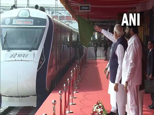 PM Modi flags off sixth Vande Bharat Express from Nagpur to Bilaspur