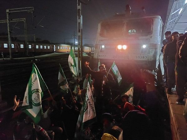 Punjab: Farmers Protest Against Railway Protection Force, RPF Issues ...