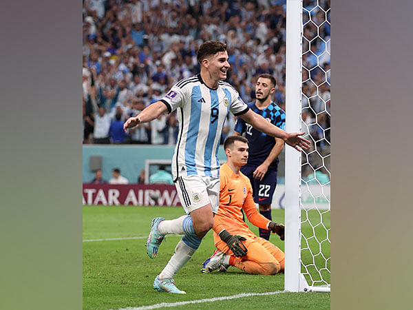 World Cup 2022 - Argentina 3-0 Croatia: Lionel Messi and Julian