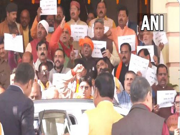 Bihar Hooch Tragedy: BJP MLAs Protest Outside State Assembly – ThePrint ...