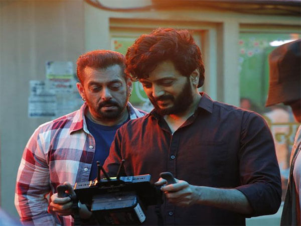 Salman Khan wishes his 'Bhau' Riteish on his birthday, shares glimpse of his cameo in 'Ved' song