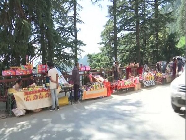 Temperature rises above normal in Himachal, absence of snowfall disappoints tourists