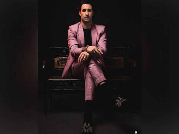 Daniel Weber's new single Memories tugs at your heartstrings as it makes us think about what makes a relationship last