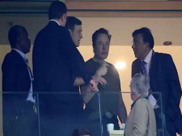 VIRAL: Elon Musk clicked alongside Lakshmi Mittal, Jared Kushner at FIFA finale