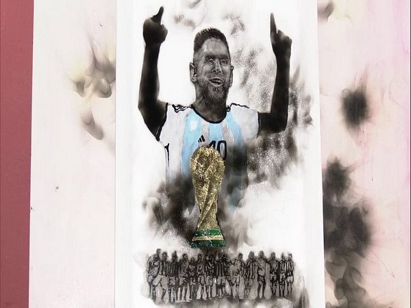 Cuttack: Artist makes smoke portrait of Lionel Messi with World Cup