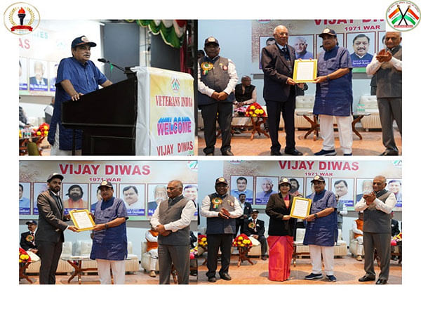 5th Edition Pride of Nation Awardees Felicitated by Nitin Gadkari