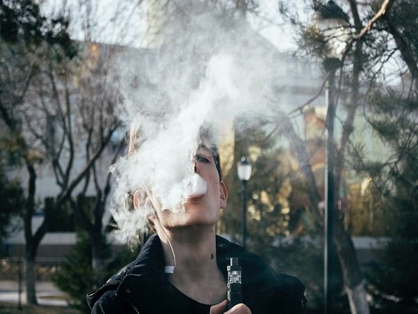 Smoking raises risk of midlife memory loss, confusion