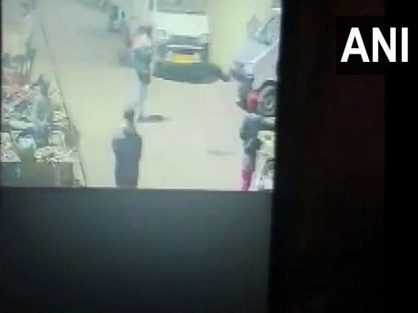 Five-year-old Kidnapped, Raped In North Delhi, Police Release CCTV ...