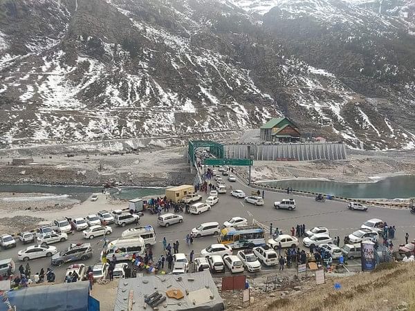 Large tourist influx in Lahaul Spiti makes it hard for authorities to cope