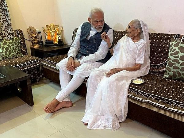 World leaders offer condolences to PM Modi over demise of his mother