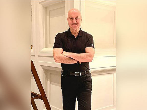 Anupam Kher bids goodbye to 2022, expresses gratitude