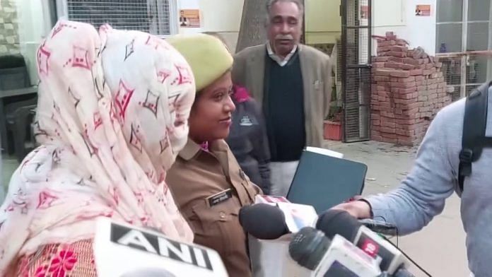 Woman presumed dead in 2015 accompanied by police in Aligarh Tuesday | Twitter @ANINewsUP