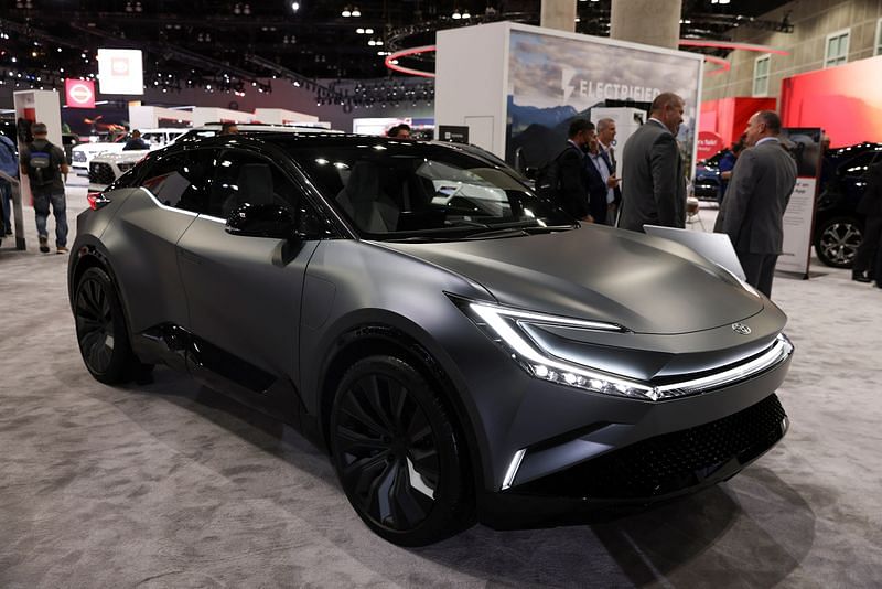 Automakers, South Korea urge U.S. to tap commercial EV tax credit ...