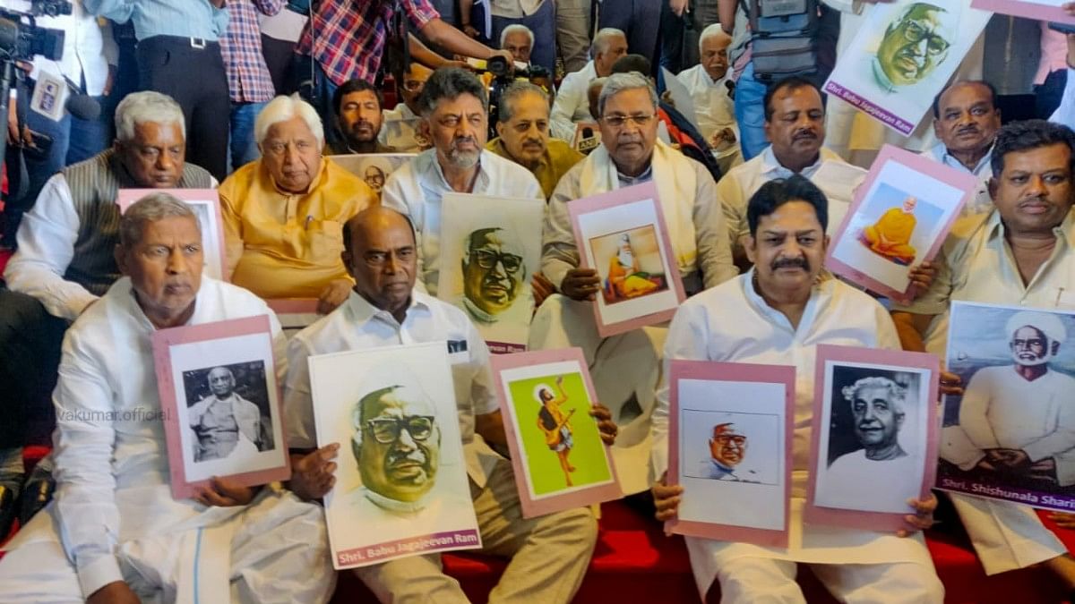 Congress MLAs protest outside the Karnataka Assembly Monday | Twitter | @DKShivakumar