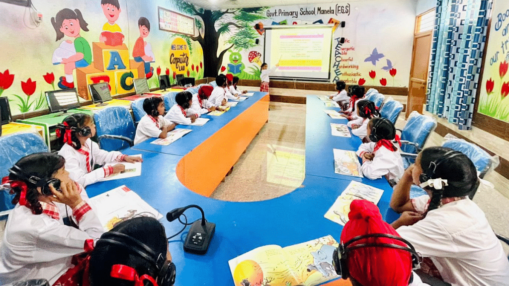 The picture of the classroom in Punjab's Manela | Twitter/@harjotbains