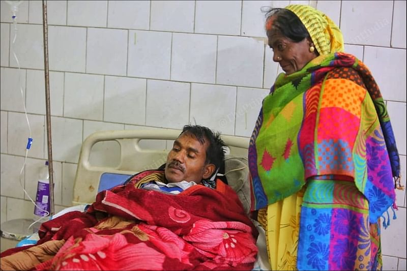 Raju Sharma with his mother at Sadar Hospital in Chhapra | Praveen Jain | ThePrint