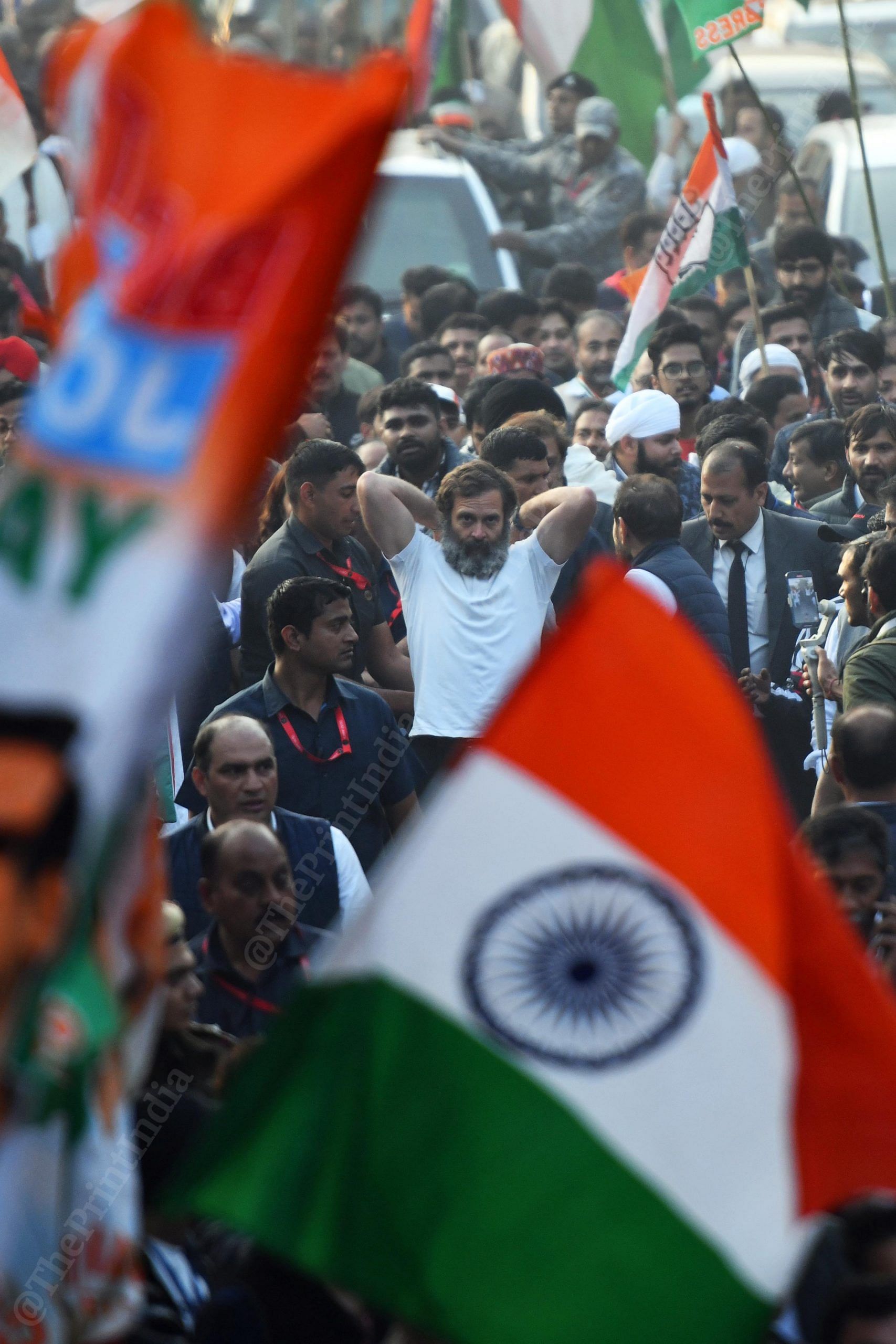 Rahul surrounded by crowd of supporters.  Photo: Suraj Singh Bisht |  impression