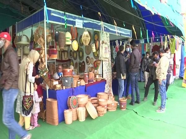 J-K: Directorate of Handicrafts and Handloom rolls out 8 online services for artisans, weavers