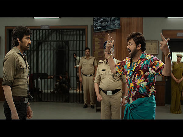 Check out Chiranjeevi, Ravi Teja's  face off in Waltair Veerayya trailer