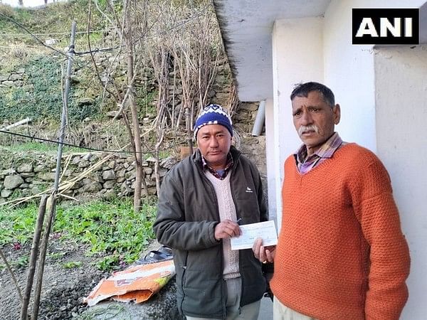 Joshimath landslide: Cracks observed in 603 buildings, district administration distributes necessary assistance funds