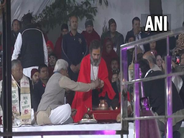 Rahul Gandhi offers prayers, performs aarti at Brahma Sarovar in Haryana