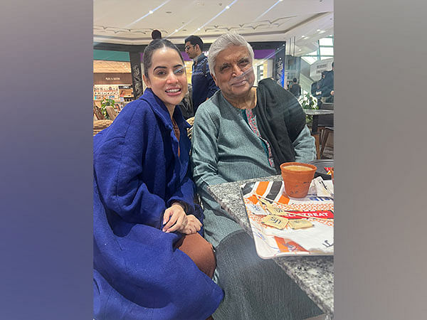 Urfi Javed bumps into Javed Akhtar, jokes 'finally met my grandfather'