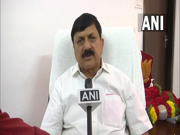 Karnataka Home minister refutes Kumaraswamy's claim of link with Santro Ravi