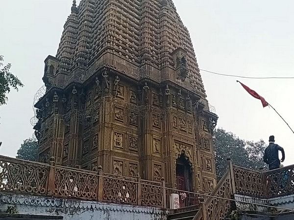 Passengers of Ganga Vilas luxury cruise pay visit to 500-year-old Durga Temple in Ramnagar