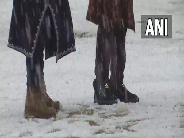 Fur shoes on great demand after fresh snowfall in Kashmir