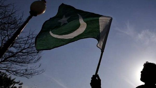 Pakistan: Police holds flag march in South Waziristan 's Wana to improve security situation