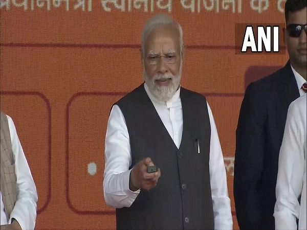 PM Modi inaugurates two lines of Mumbai metro, other development projects