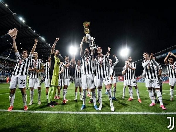 Turin, Italy. 22nd Jan, 2023. Players of Juventus FC pose for a