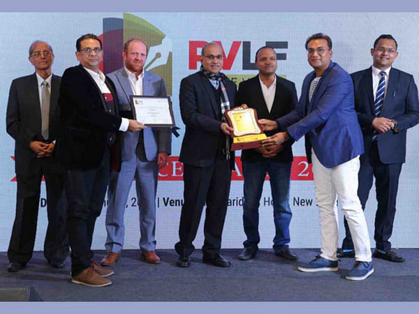 Disha Publication Wins Two Awards backed by Nielson Book Data at PVLF 2023