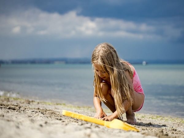 Getting children outside can help mitigate negative effects of screen time: Research