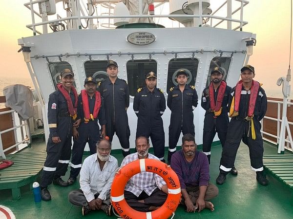 Goa: Indian Coast Guard Rescues Three Fishermen From Distressed Boat ...