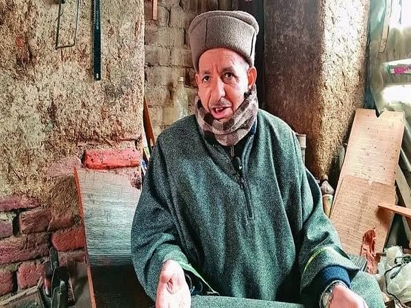 Kashmir's last santoor maker, Ghulam Muhammad conferred with Padma Shri 