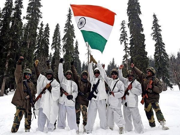 JK: Indian Army celebrates 74th Republic Day in snow clad Gulmarg Sector