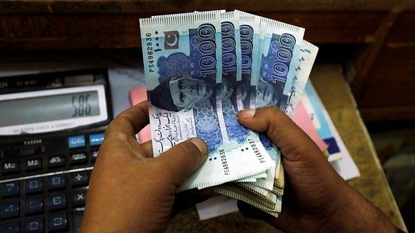 Pakistani rupee sees highest 1-day fall in 20 years
