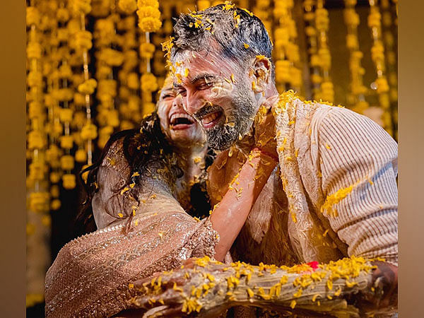 A sneak peek into Athiya Shetty, KL Rahul's 'kurta faad' haldi