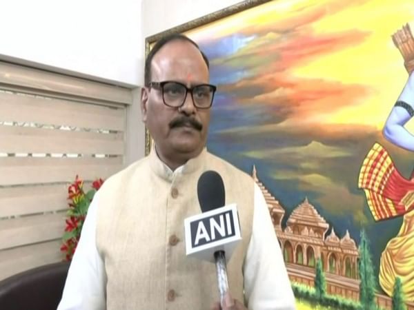 UP Dy CM suspends Chief Medical Superintendent in bribery case