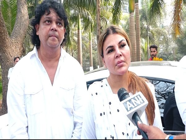 She is free from pain: Rakhi Sawant on mother's demise 