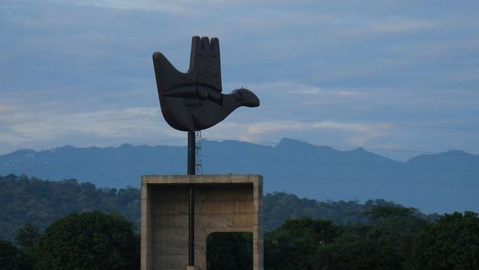 Open Hand monument, Chandigarh | Credit: Wikimedia Commons