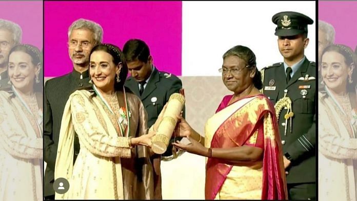 President Droupadi Murmu confers Pravasi Bhartiya Samman Awards on Israel's Reena Vinod Pushkarna in Indore on Tuesday. External affairs minister S Jaishankar is also seen. | Instagram: @tandooriil