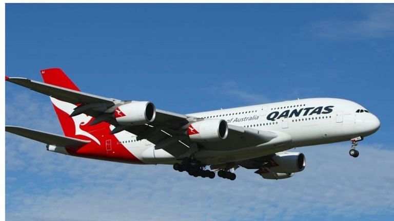 Qantas flight lands at Sydney airport after issuing distress signal