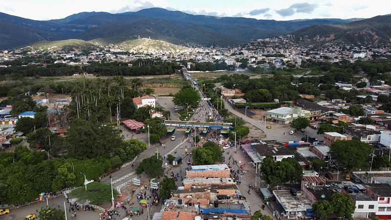 Venezuela y Colombia reabren por completo frontera compartida – ThePrint –