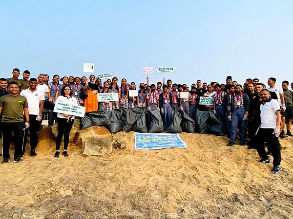 Andhra Pradesh: Navy conducts clean coastal drive at Visakhapatnam