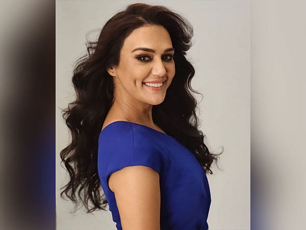 'Mommy' Preity Zinta's birthday celebration includes 'sloppy kisses', 'splashy baths'