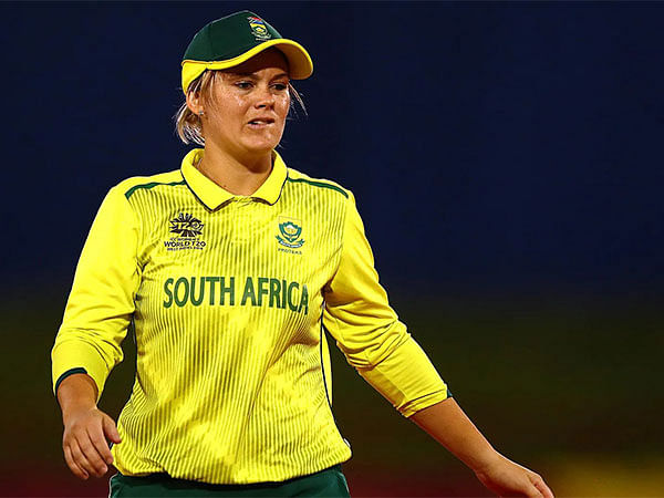 South Africa's Dane van Niekerk 'broken' after being left out of T20 World Cup squad