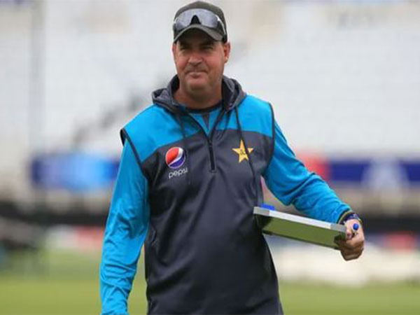 Former Pakistan skipper Misbah feels potential rehiring of Mickey Arthur as 